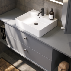 Moderne Badmöbel mit zusätzlichem Stauraum für gezielte Badmodernisierung