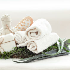 Entspannendes Badezimmer mit moderner Wellness-Ausstattung