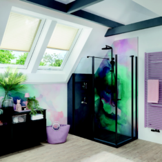 Dekorplatten mit Fräskanttechnik für einheitliches Wanddesign im Bad