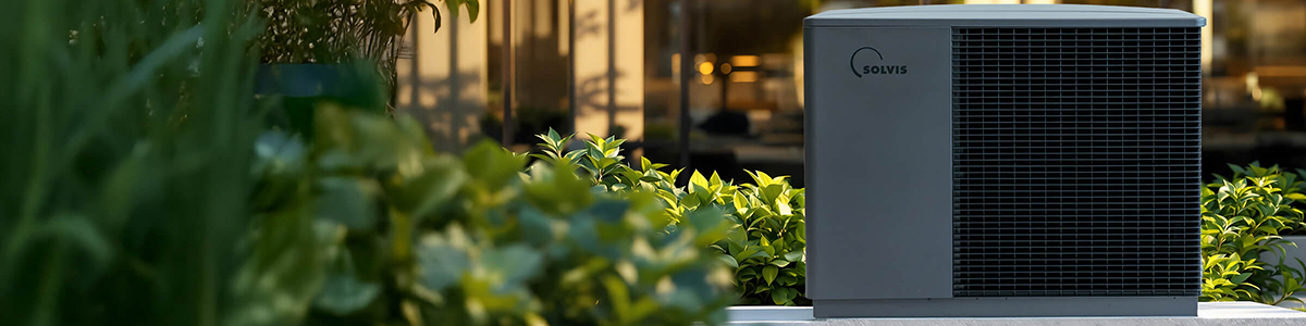 Leise und kompakte Luft-Wasser-Wärmepumpe für Neubau und Sanierung